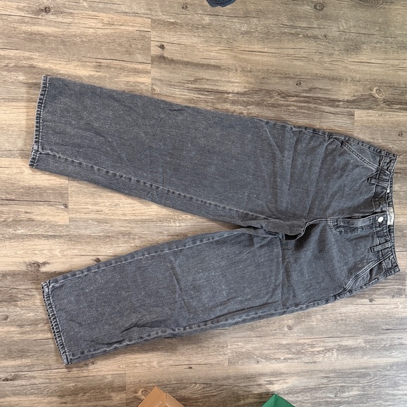 Universal Thread women’s Dark Gray Relaxed Jeans - Picture 1 of 3